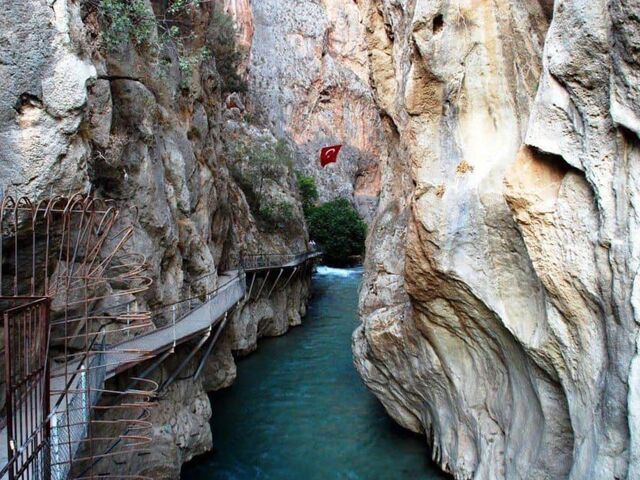 Ankara Çıkışlı Uçaklı Antalya Başlar Ege Akdeniz Turu (5 Gece Konaklama)