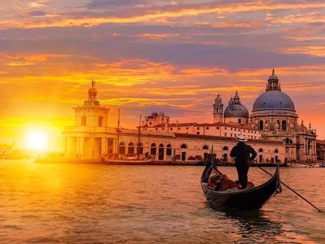 Elegant İtalya Turu Ekstra Turlar Dahil! (FCO-BGY) 