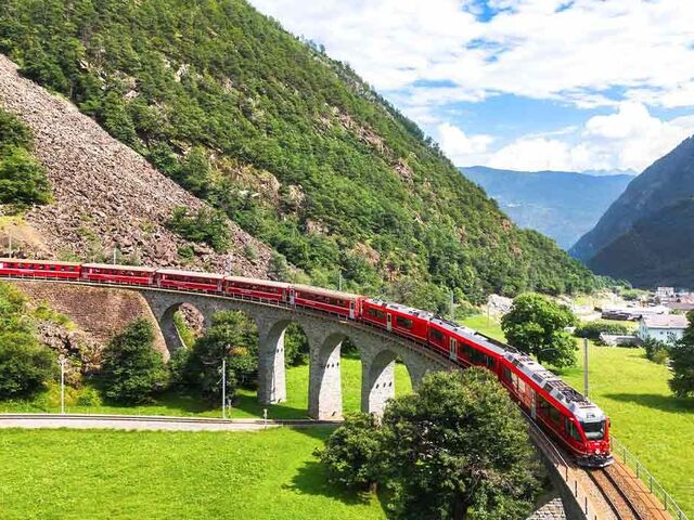 Bernina Ekspress İle Noel Pazarları Turu