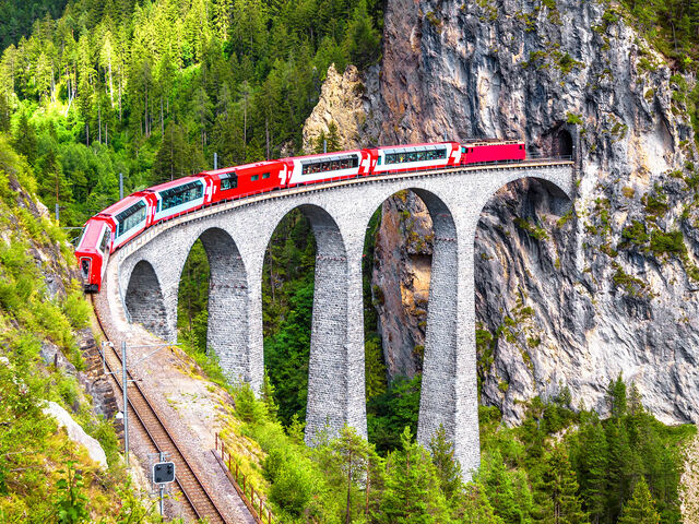 Bernina Express İle İtalya & Fransa & İsviçre & Almanya Turu Pegasus İle 4 Gece ZRH-ZRH IS001
