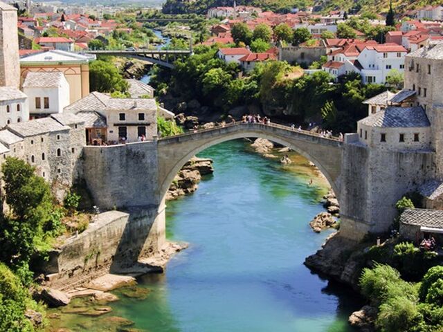Kosovalı Büyük Balkanlar Turu AJet ile Extra Turlar ve Akşam Yemekleri Dahil TZL-SKP