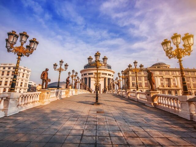 Balkan Güzelleri Ajet Havayolları ile Kosova Makedonya Turu