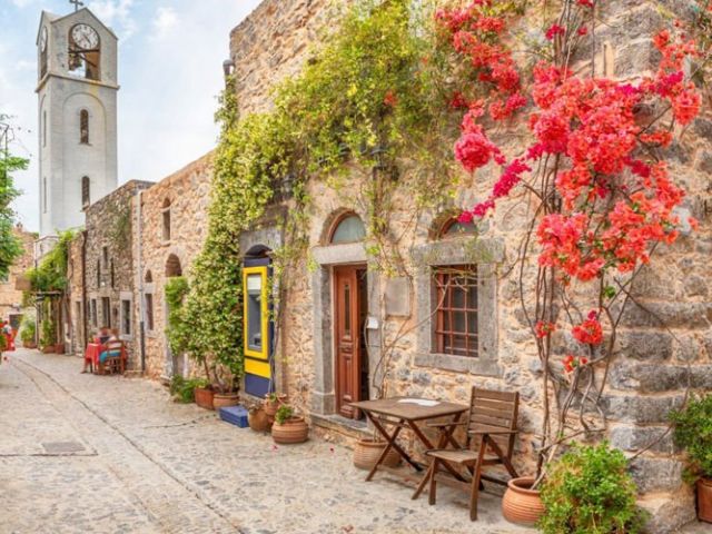 Çeşme Çıkışlı Feribot ile Sakız Adası Turu 2 Gece 3 Gün