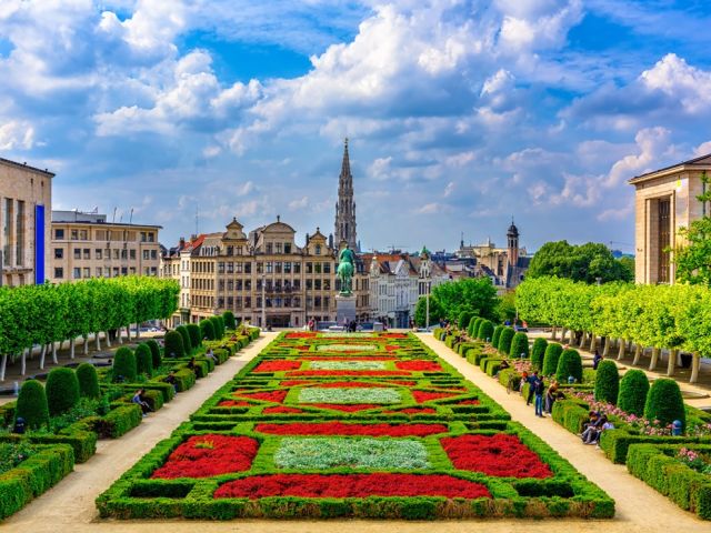 Grand Benelux & Paris & Alsace ve İsviçre Turu Ekstra Turlar Dahil Pegasus Hava Yolları ile - BSL-AMS