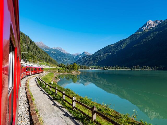 Bernina Express ile Noel Pazarları İtalya & İsviçre & Fransa & Almanya Turu Pegasus Havayolları ile 4 Gece 5 Gün ZRH-ZRH 