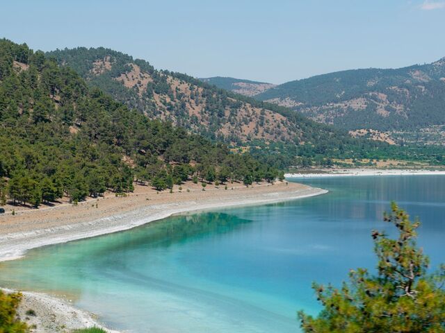 Salda Gölü Pamukkale Çeşme Alaçatı Turu (1 Gece Otel Konaklamalı)