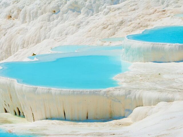 Salda Gölü Pamukkale Çeşme Alaçatı Turu (1 Gece Otel Konaklamalı)