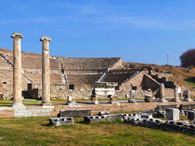 Adana Mersin Çıkışlı Uçaklı Kuzey Ege Turu (Foça ve Ayvalık Tekne Turu ile) 4 Gece Konaklamalı